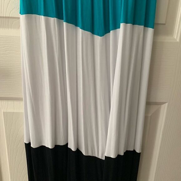 Kranda | Color Block Maxi Dress - Picture 5 of 12